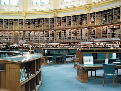 Biblioteca digital amb llibres i documents escanejats